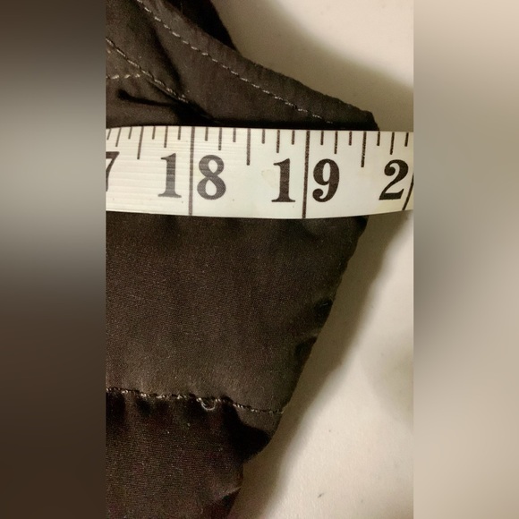 Abercrombie Puffy Vest Sz. L Fitted Snaps and Double Zip Pockets Detachable Hood - Picture 10 of 17